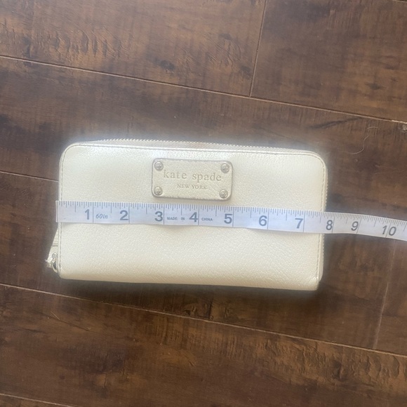 Kate Spade Cream Zip Travel Wallet - Picture 8 of 10